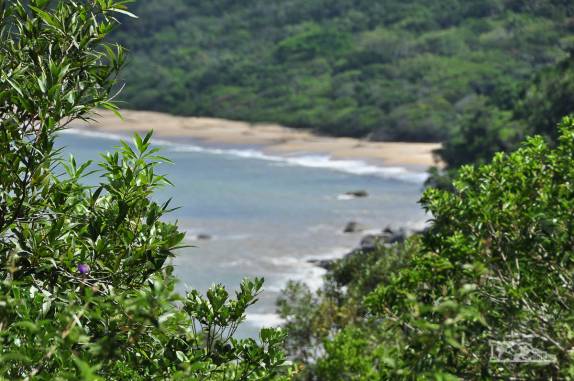 Chegando à praia Vermelha, em Bombinhas, litoral de Santa Catarina